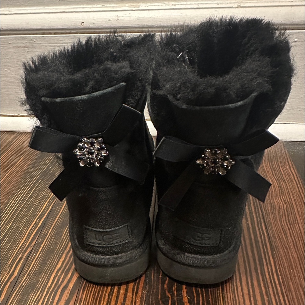 Black Uggs with bow